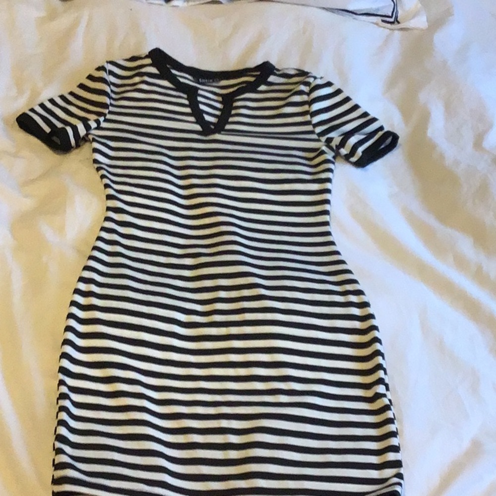 Cute curvey black and white dress